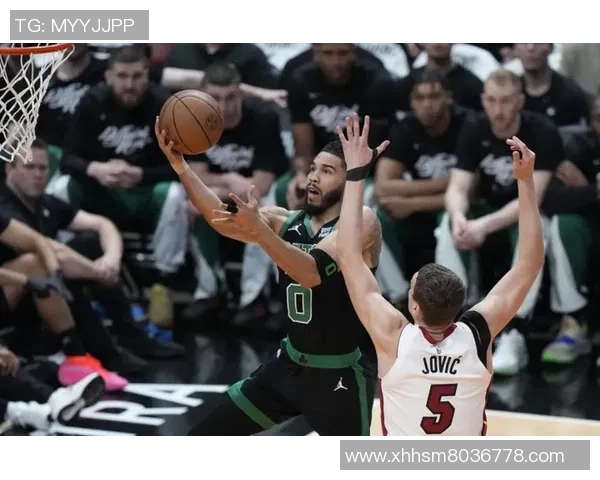 隆迪那迎战米内罗展开激烈对决期待精彩瞬间与精彩进球