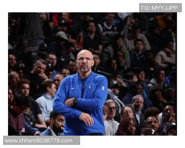 篮球明星偶遇街头精彩瞬间引发球迷热议与回忆